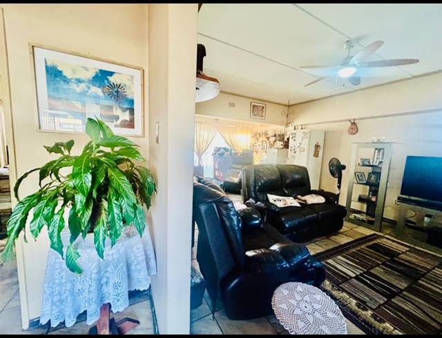 3 BEDROOM HOUSE FOR SALE IN VANDERBIJLPARK CE 3